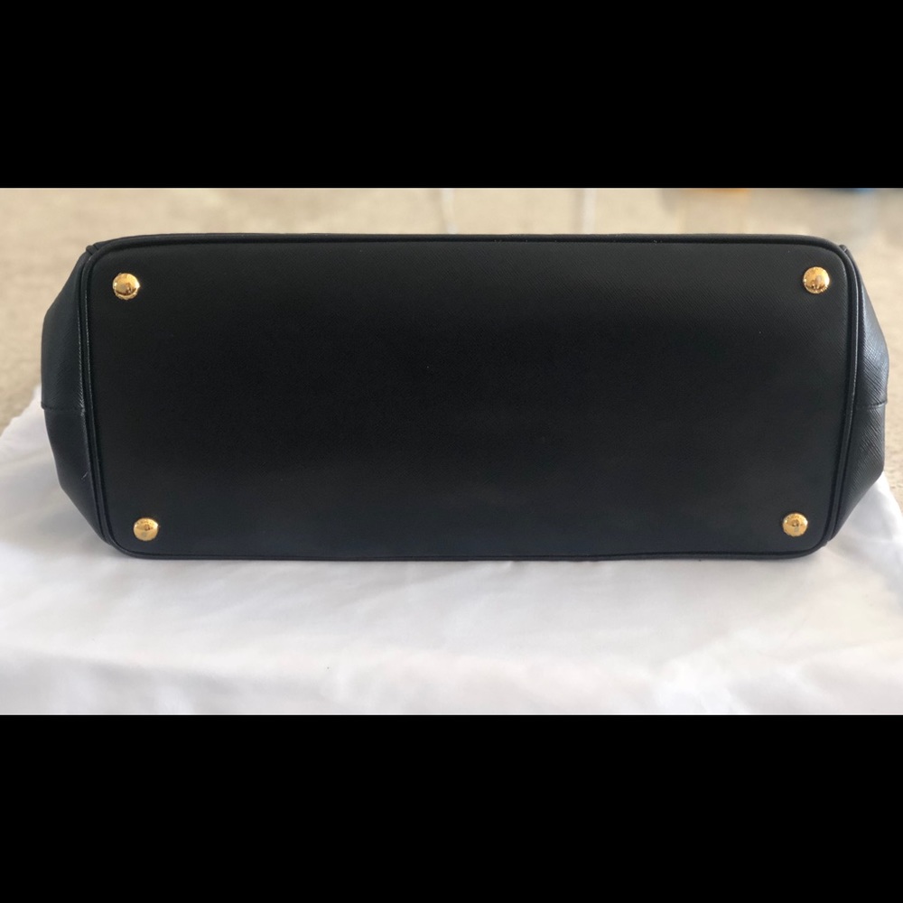 Prada Saffiano Lux Nero - Picture 6 of 7